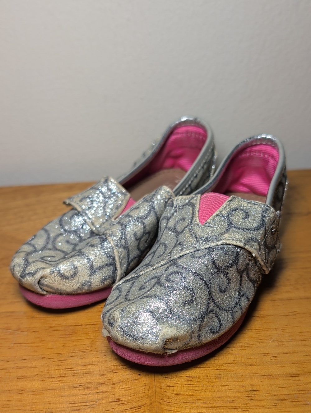 Toms Classic Slip-On Shoes Silver Swirl Pattern Toddler Little Girls Size 7
